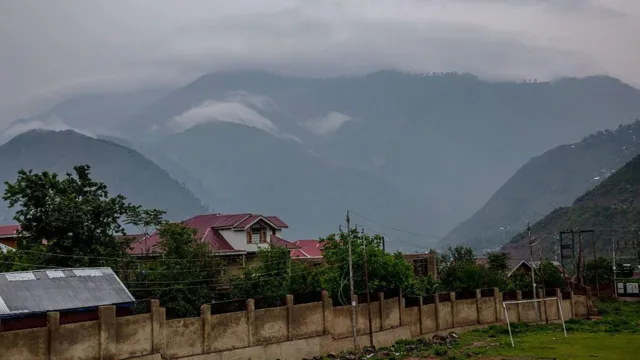 Both India and Pakistan claim the scenic Kashmir region in full, but administer it only in part